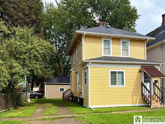 2nd image of 144 N 11th St