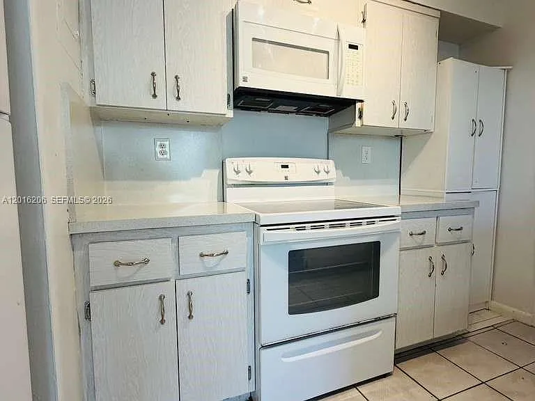 9150 NW 38th Dr #301 — Photo 3