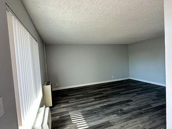 5th image of 3460 Cedar Ave #3460E