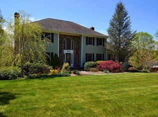 6 Algonquin Ln, Easton, CT 06612