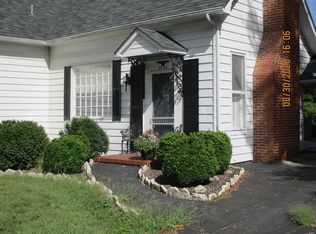 2006 S Carolina St, Louisiana, MO 63353