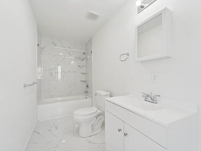 127 W Seymour St #2 — Photo 12