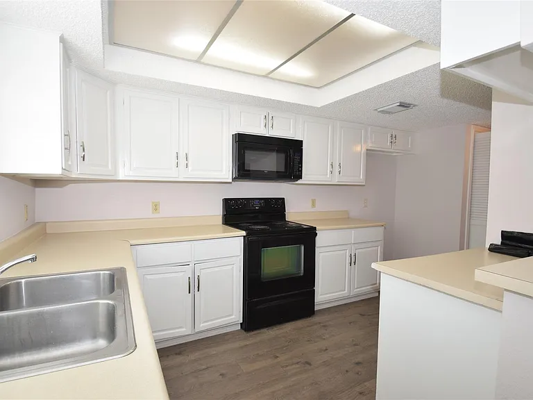 14239 Misty Meadow Ln — Photo 8