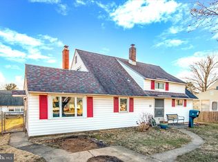26 Holly Dr, Levittown, PA