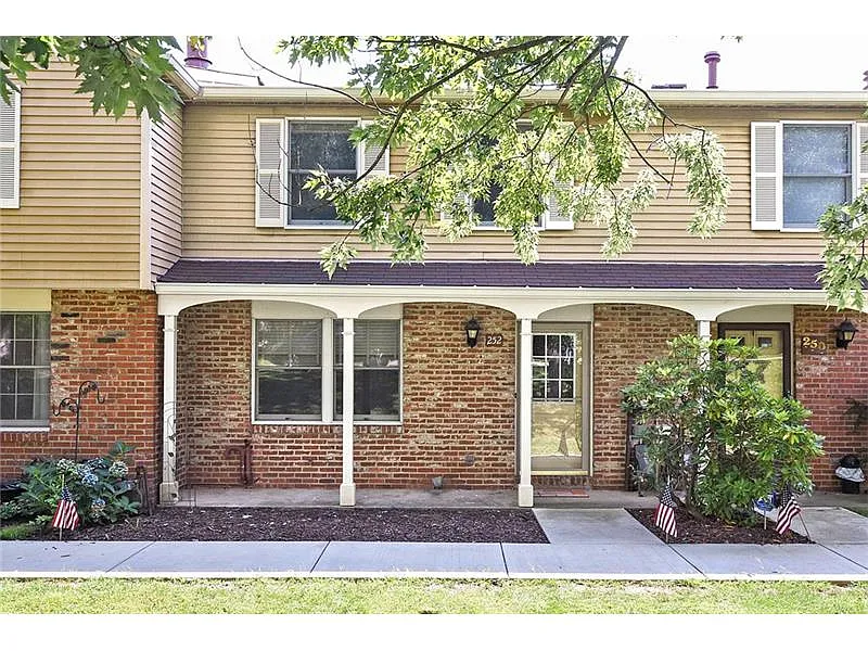 252 Scott Ln photo 1