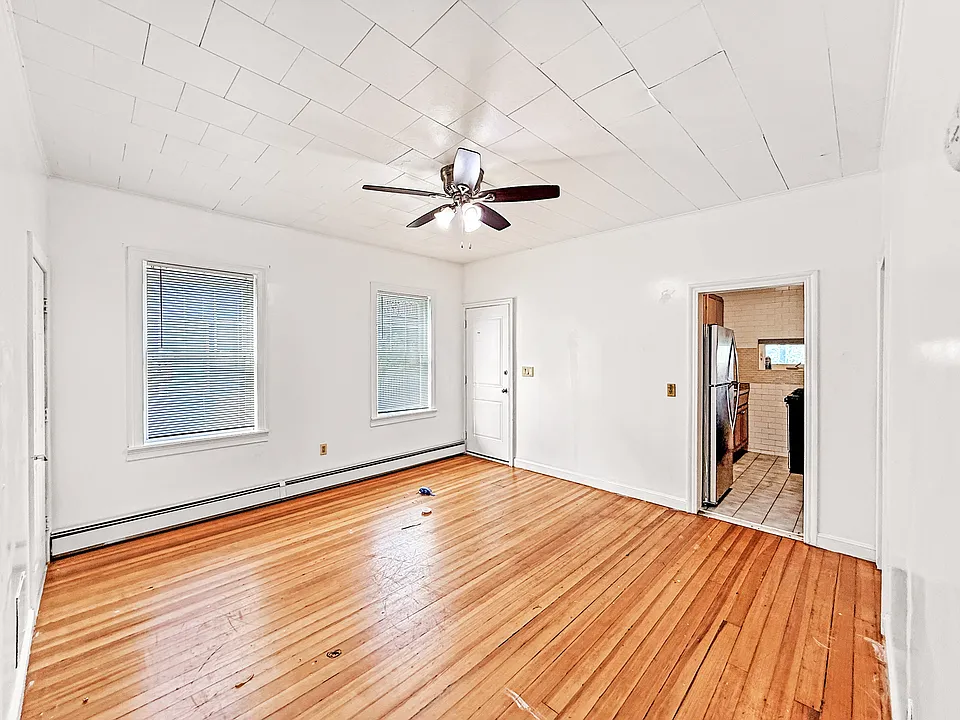 28 Meadow St #2