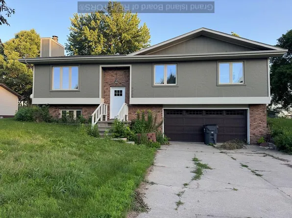 4235 Calvin Dr, Grand Island, NE 68801