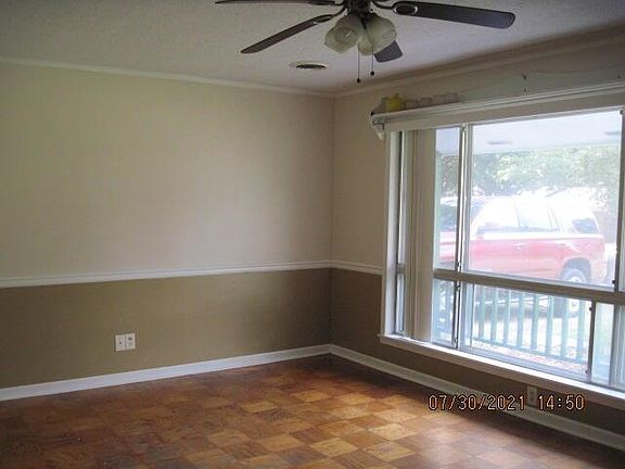 4th image of 419 E Gaywood St