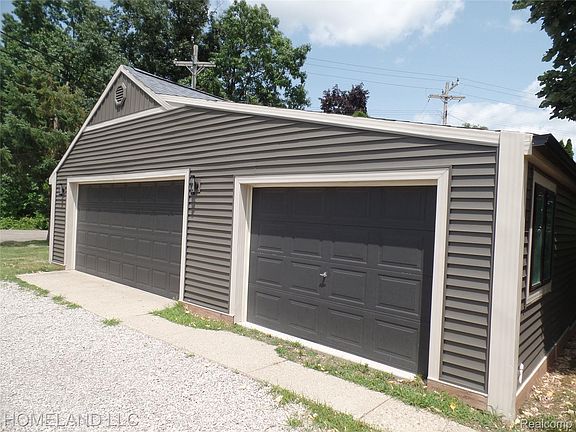 4th image of 4039 Lotus Dr