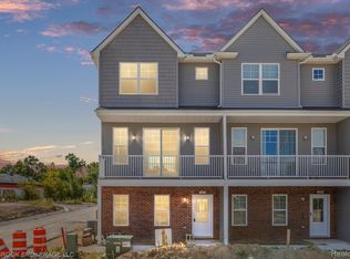 3927 Trailway Commons Cir #1, Auburn Hills, MI 48326