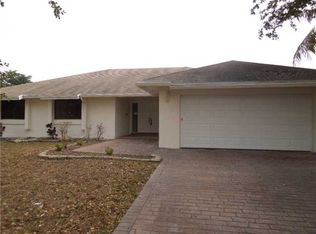 741 SW 98th Ter, Pembroke Pines, FL 33025