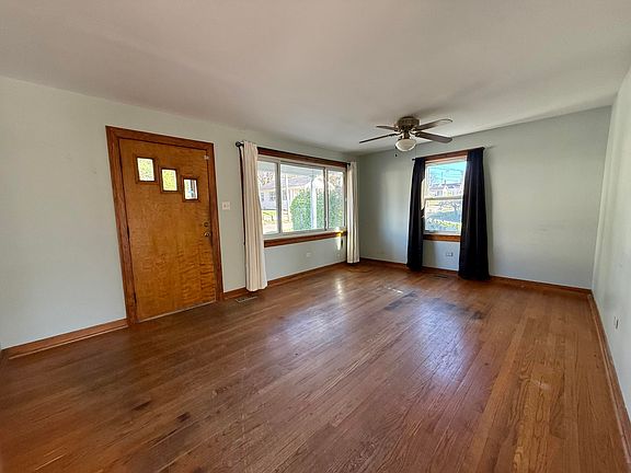 2nd image of 419 Chestnut St
