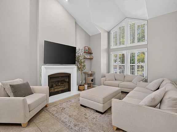 4th image of 3032 Valasstrada Ct