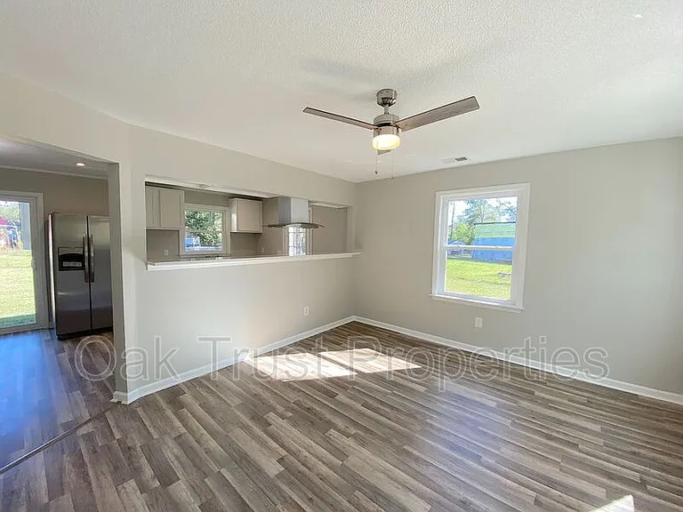 167 Giles Dr — Photo 4
