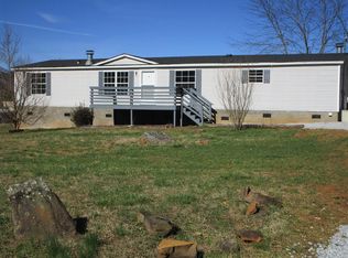 90 Hillside St, Franklin, NC 28734