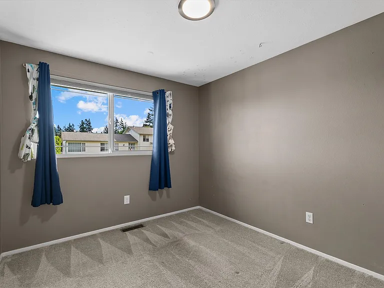 9426 NE 137th St — Photo 25