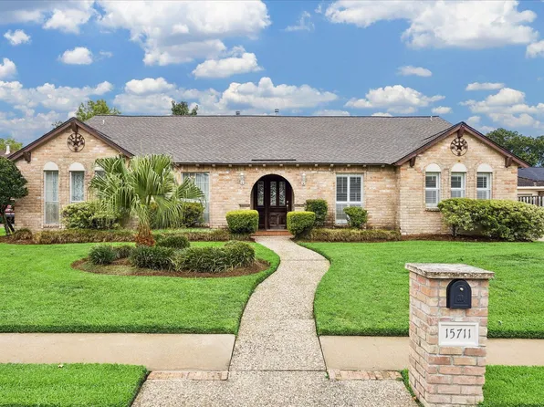 15711 Brook Forest Dr, Houston, TX 77059
