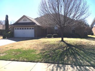 8 Colonial Dr, Wichita Falls, TX 76306
