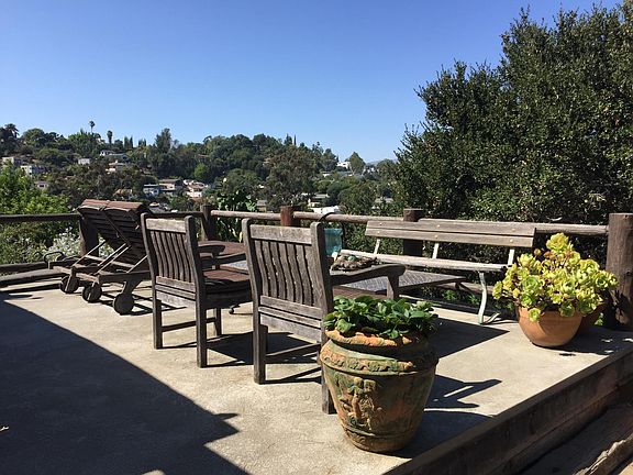 3rd image of 2101 Loma Vista Pl