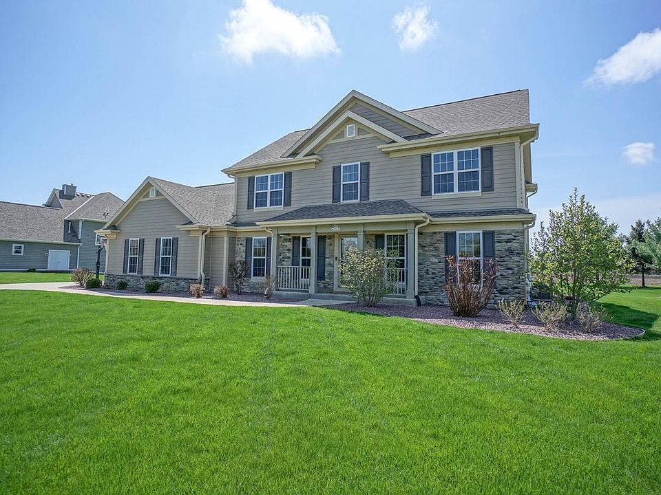 N66W35930 Farmstead Ct, Oconomowoc, WI 53066 MLS 1833702 Zillow