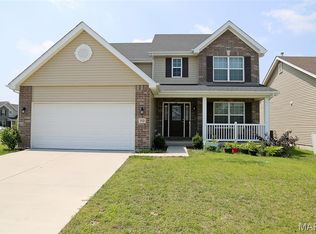 713 Palisades Dr, Saint Charles, MO 63301