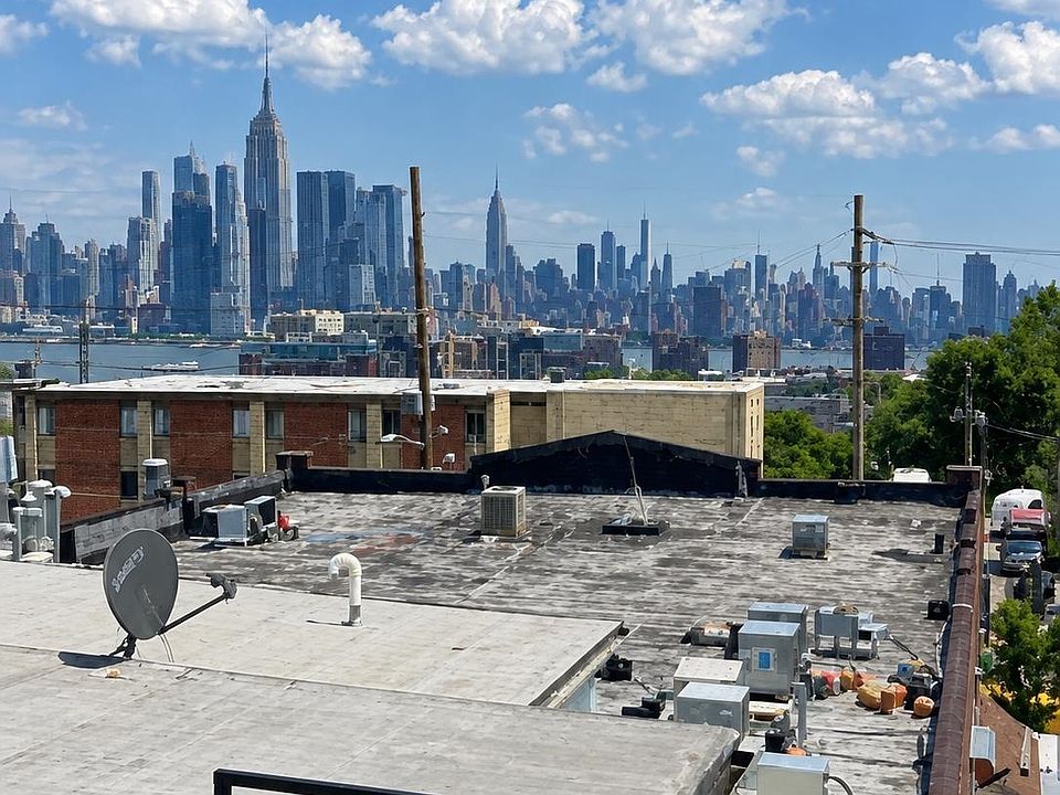1st image of 315 7th St APT 403