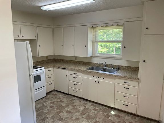 5th image of 507 S 5th St
