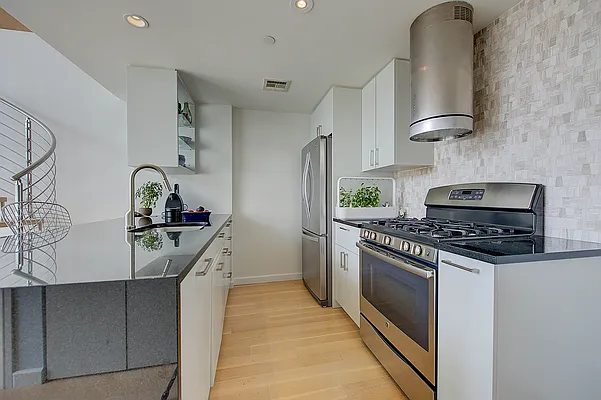 Sold by Keller Williams Realty Landmark II | media 28