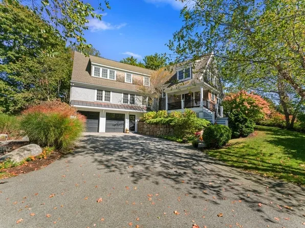 25 Forest St, Manchester, MA 01944