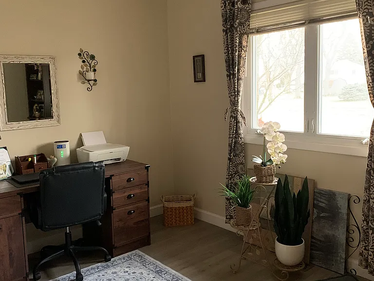 2nd Bedroom w/Furniture (Furniture not included)