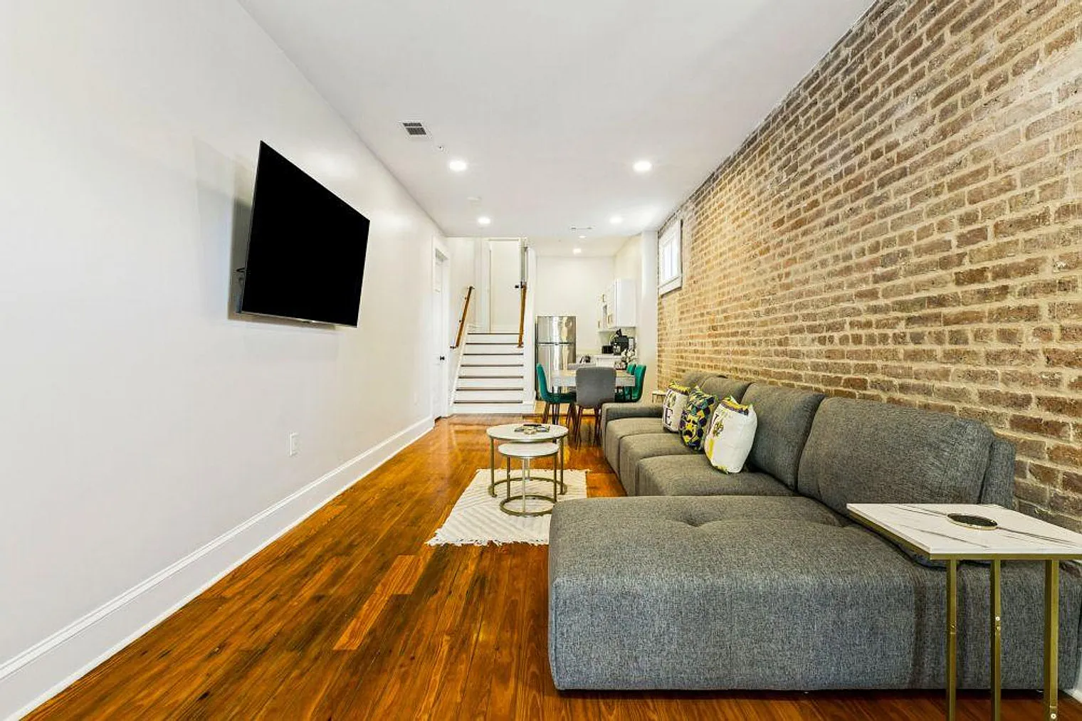 3 bed, 2.0 bath, 1496 sqft, $7,710 — Photo 1
