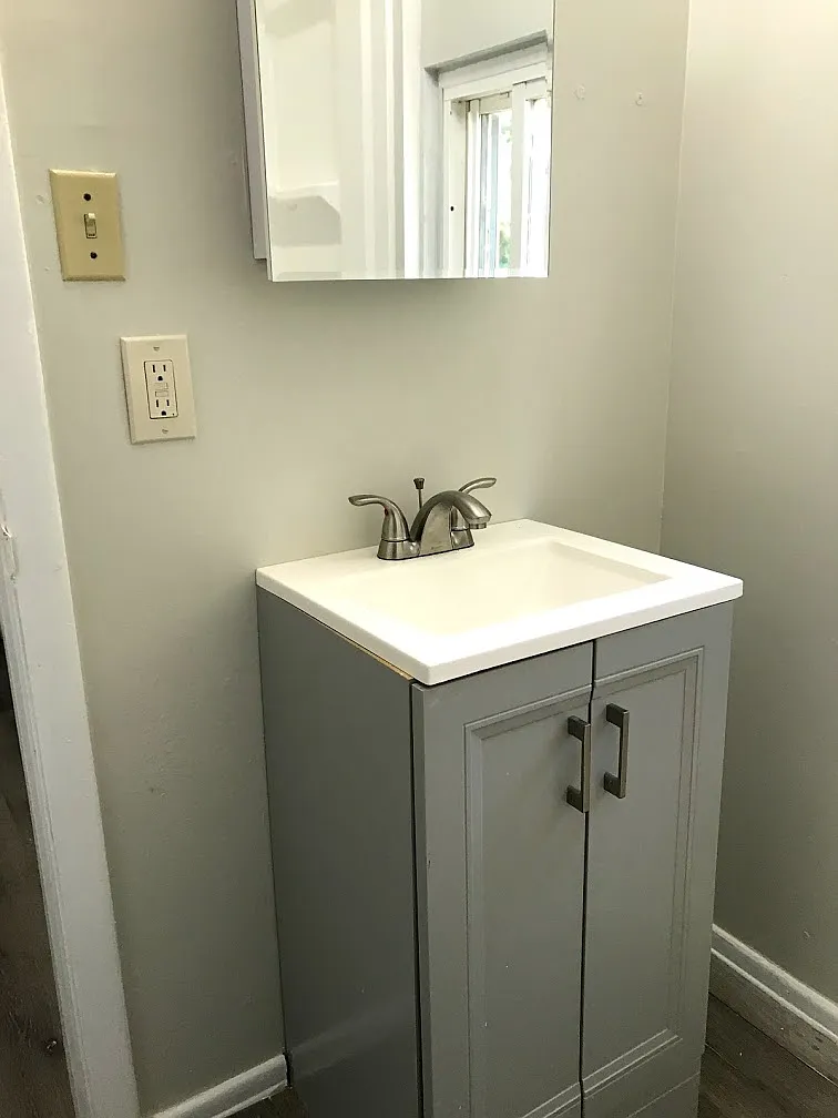 2 bed, 700 sqft, $1,050 — Photo 1