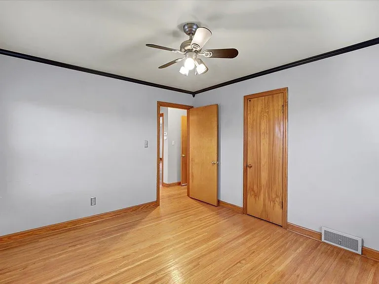 2608 Meadow Dr — Photo 9