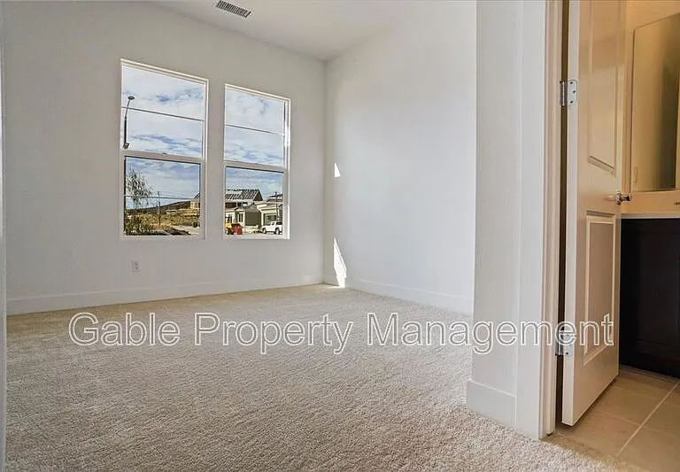 30000 N Camino Los Robles — Photo 22