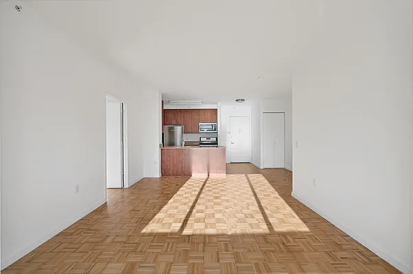 Rented by Greystar | media 7