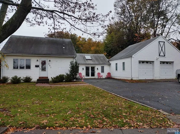 891 Maywood Ave, Maywood, NJ 07607