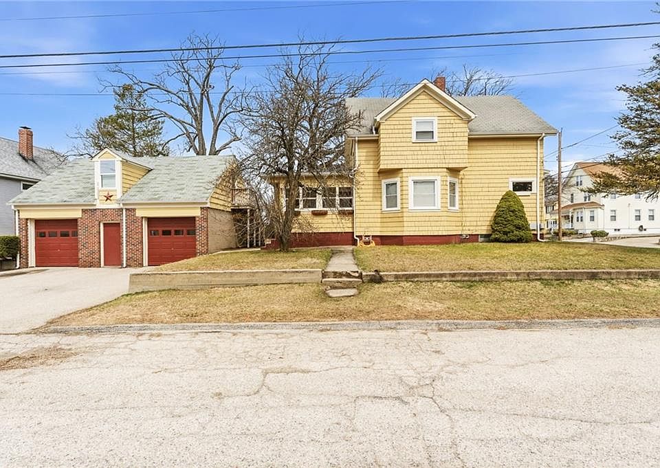 1st image of 211 Woodbine St