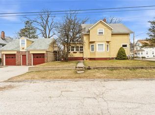211 Woodbine St, Cranston, RI 02910