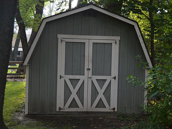 5th image of 1045 Larchview Dr