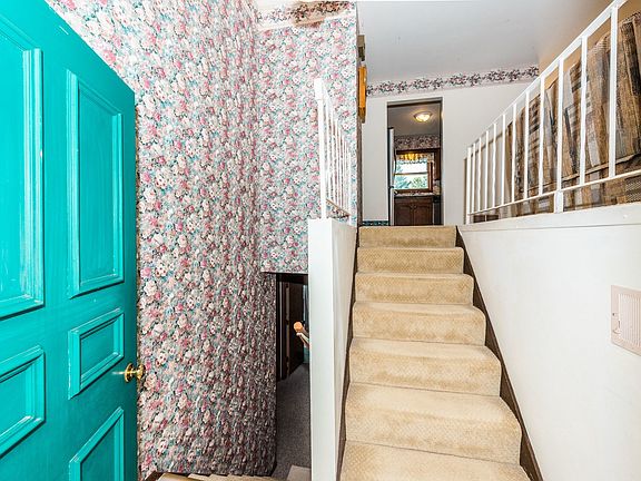 3rd image of 602 Karen Ave