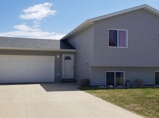 1614 7th Ave NE, Jamestown, ND 58401