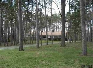 21 Chestnut Hill Rd N, Loudonville, NY 12211