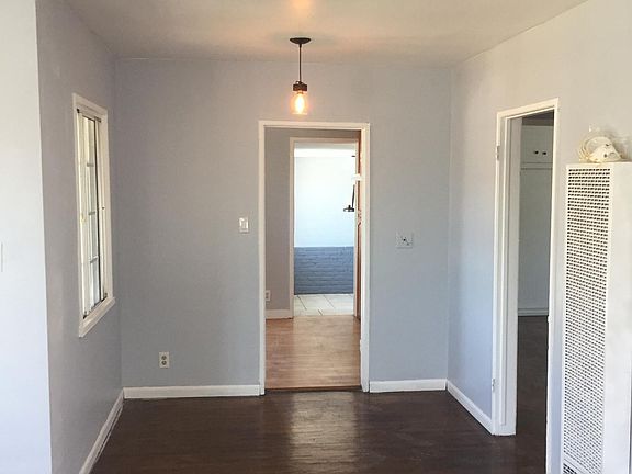 4th image of 1318 W 119th St