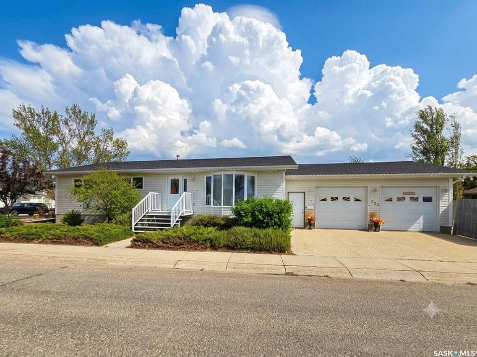 1st image of 523 Maxwell DRIVE