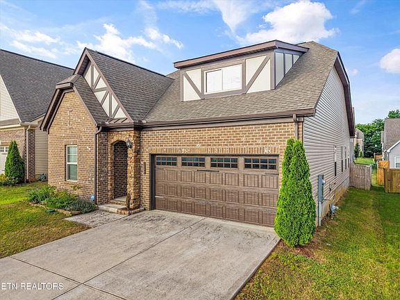 2nd image of 1209 Branch Creek Ln