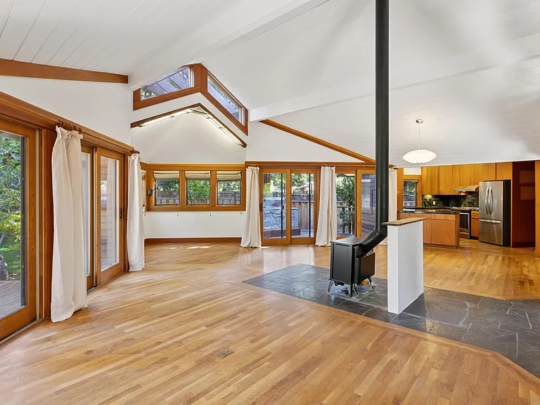 3340 Woodside Rd — Photo 6