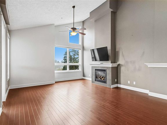 3rd image of 3210 Jacklin Rd #309