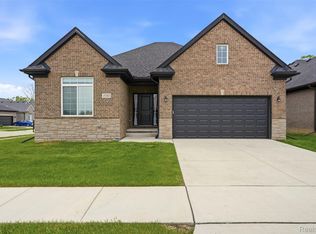 15365 Eton Pointe Dr, Clinton Township, MI 48035
