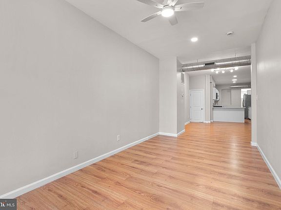 4th image of 1305 Light St #A