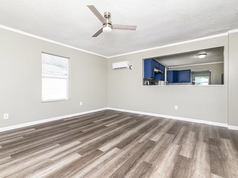 506 Plain St — Photo 6